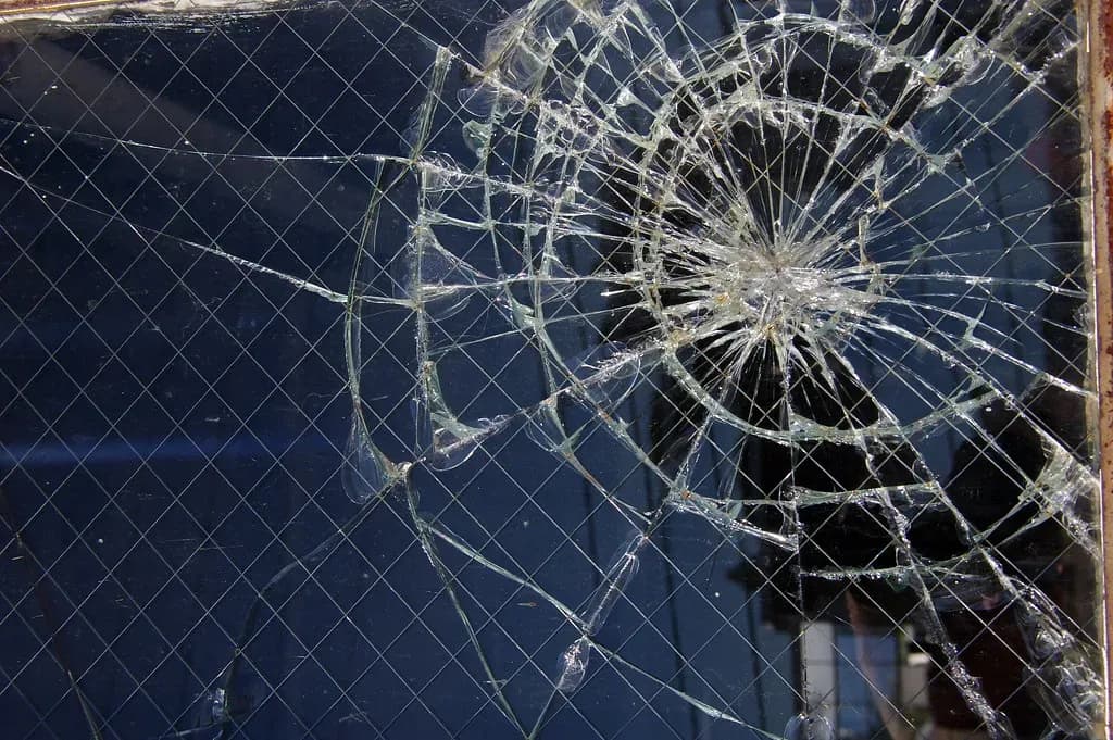 Broken glass representing failed technology due diligence