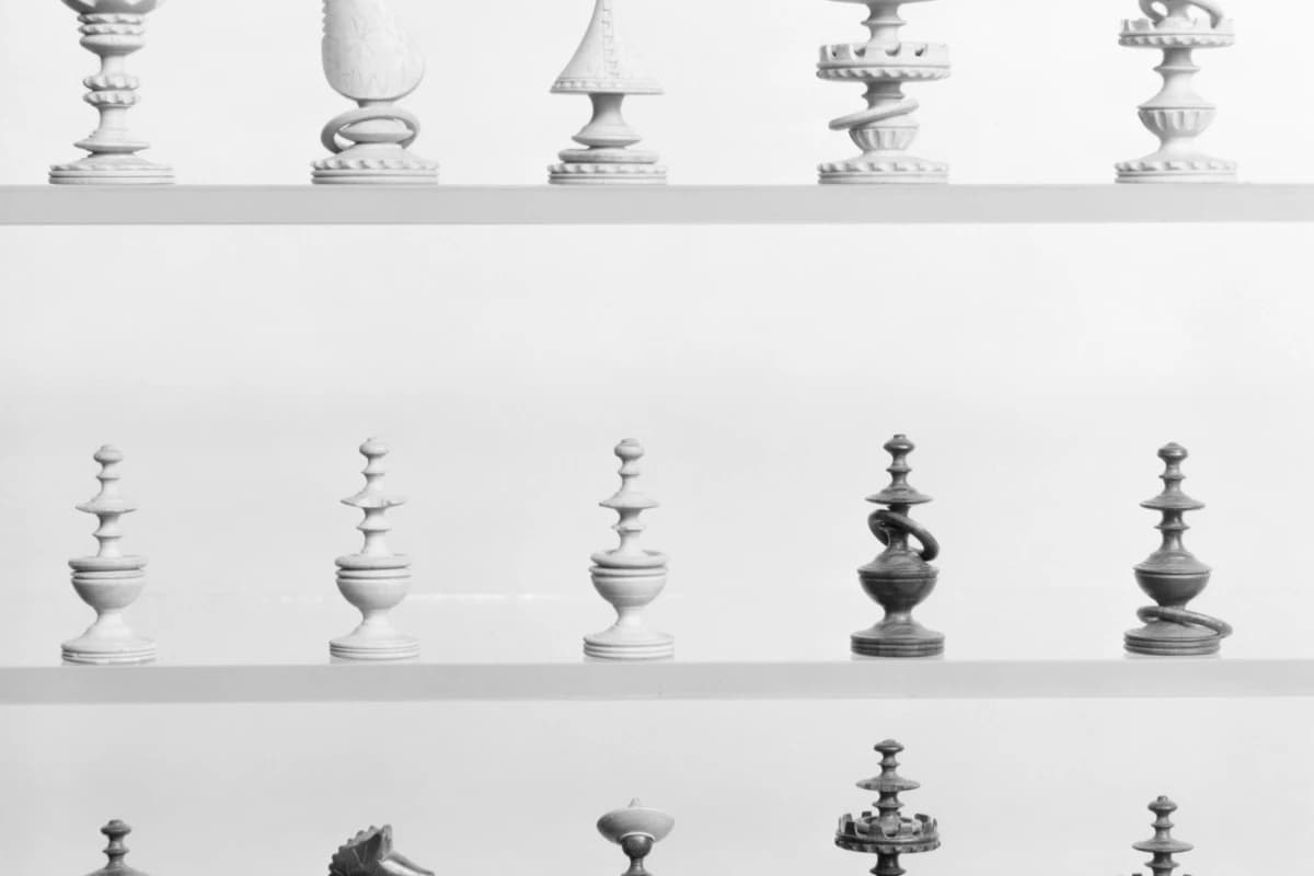 Hungarian chess set from circa 1885 - different pieces, different roles, different moves